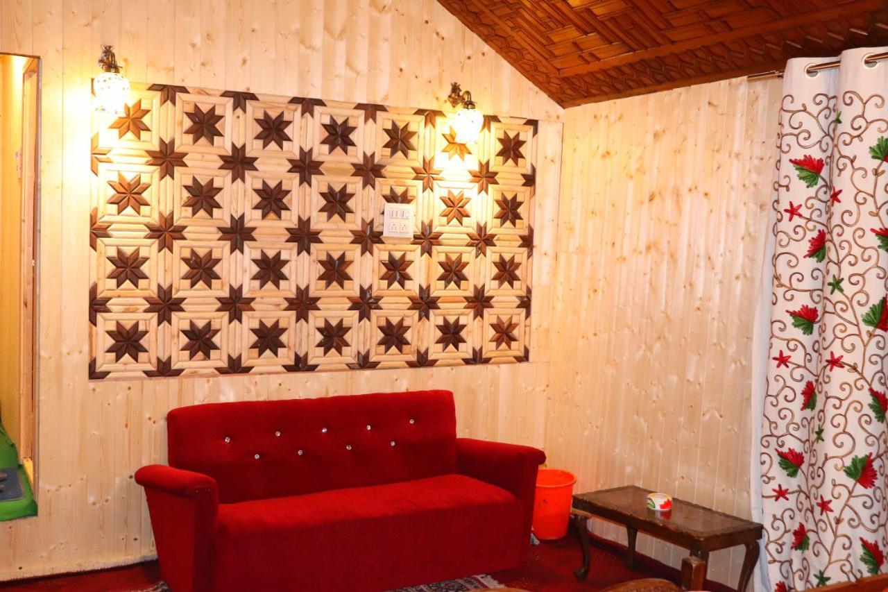 House Boat New Pala Palace Srīnagar Exterior foto