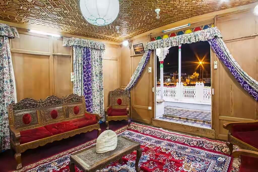 House Boat New Pala Palace Srīnagar Exterior foto