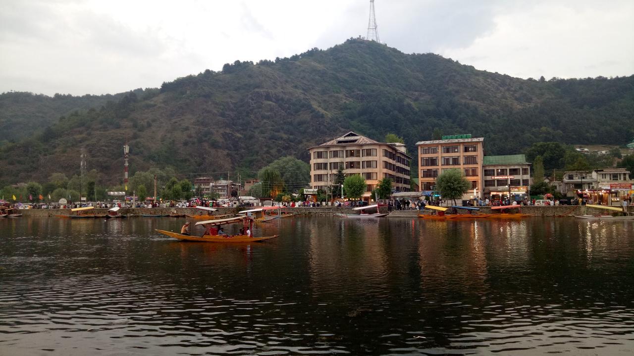 House Boat New Pala Palace Srīnagar Exterior foto